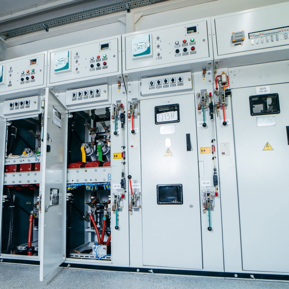 control-room-with-control-panel-sign-that-says-word-it
